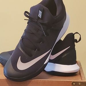 Mens Nike Zoom basketball shoes size 12.5  no box